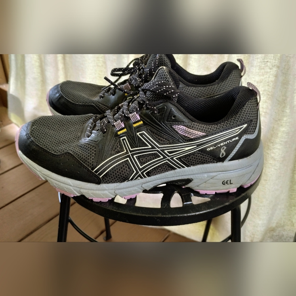 ASICS Women's Gel-Venture 8 Black Running Shoes
